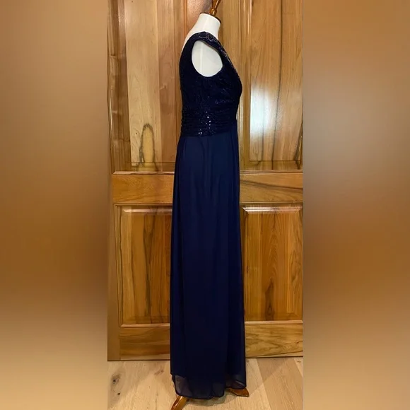 Violets & Roses - Lace & Sequins Blue/Silver Full-Length Formal/Prom Gown, EUC 4 - Picture 9 of 16